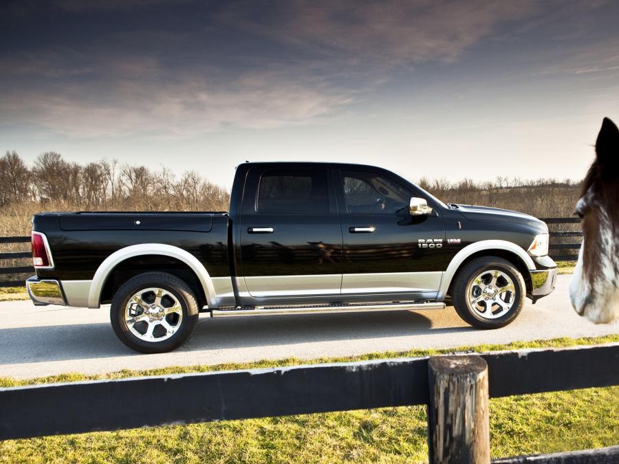 Dodge Ram 1500 Laramie Crew Cab 2012 года  (фото 15 из 30)